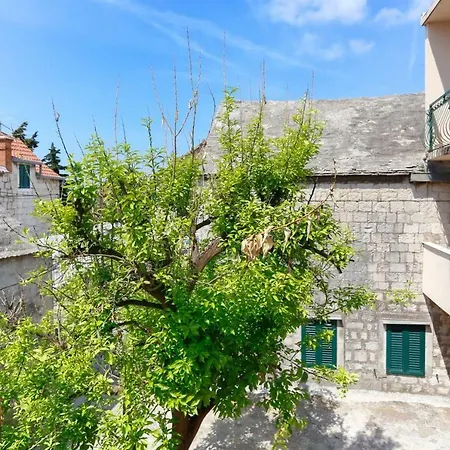 Apartman And Stone House