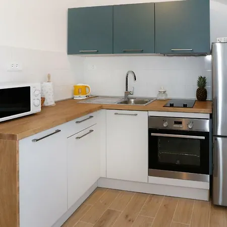 Apartman And Stone House *