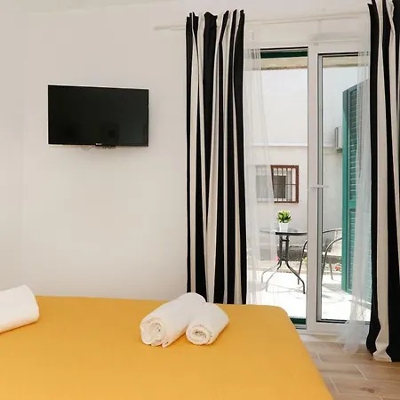And Stone House Apartman *