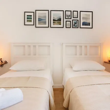 And Stone House * Split